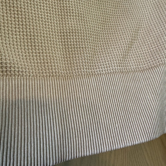 Offline by Aerie Main Squeeze Seamless Waffle Knit Long Sleeve Cropped / Med - Picture 5 of 10